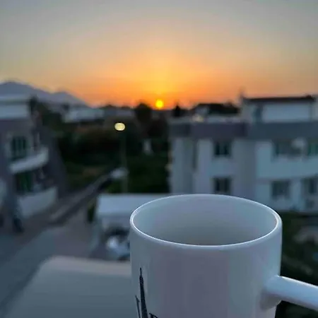 Apartment Havuzlu Ve Soemineli Daire Kyrenia (Northern Cyprus)
