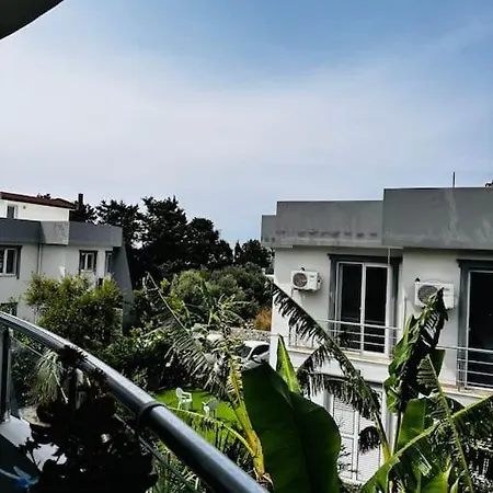 Havuzlu Ve Soemineli Daire Appartement *