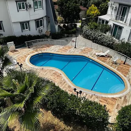 Appartement Havuzlu Ve Soemineli Daire Kyrenia (Northern Cyprus)